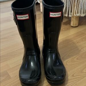 Hunter Black Glossy mid length rain Boots
